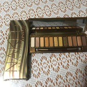 - NIB Urban Decay Naked Honey eyeshad…